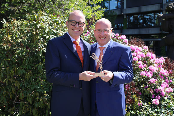 Arnulf and Olaf Piepenbrock are pleased to receive the Axia Best Managed Companies Award.